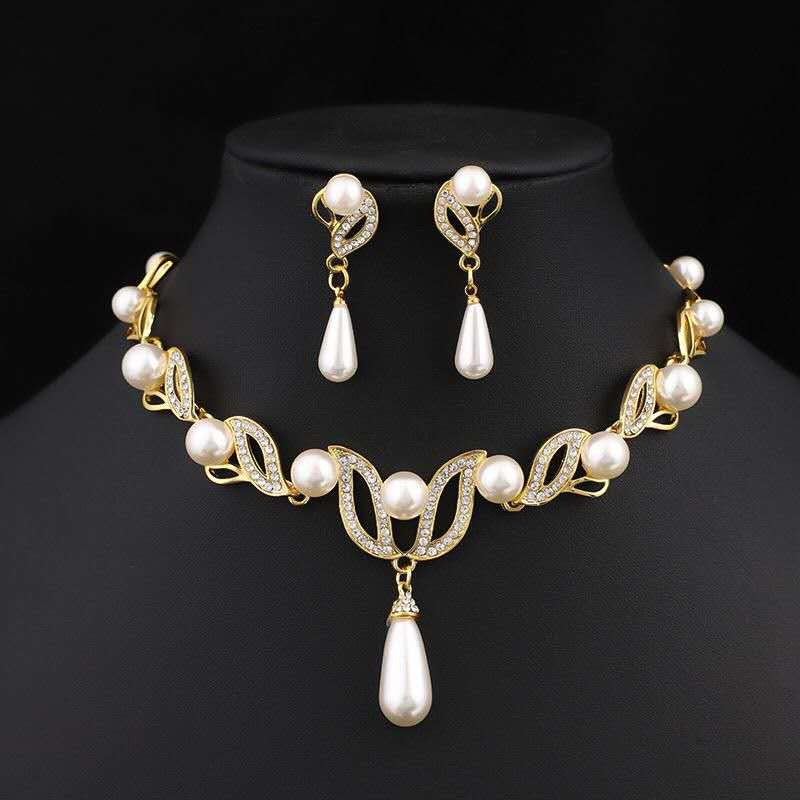 Regal Pearl and Gold Droplet Necklace